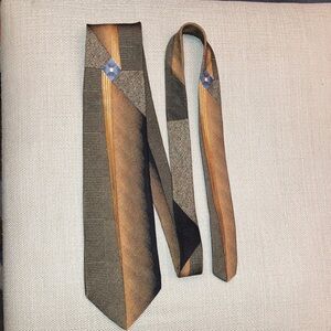 Bill Blass Black Label vintage silk tie, brown tones with blue